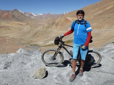  Peter Dilks Cycling on the  tour with redspokes